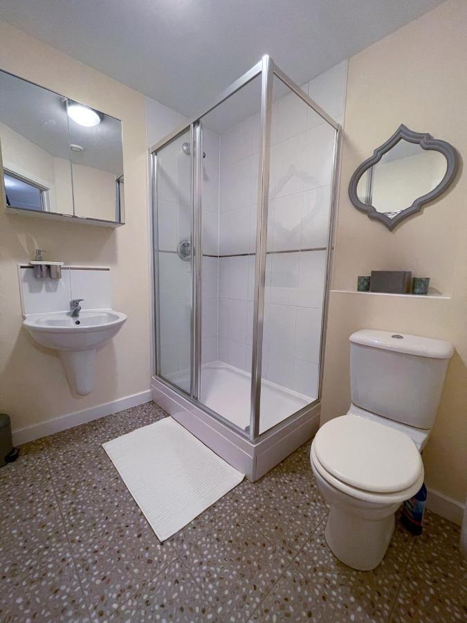 Station Side Penthouse Apartman Wolverhampton Kültér fotó