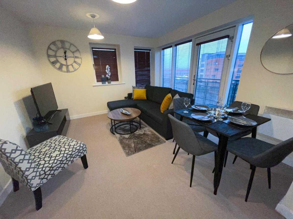 Station Side Penthouse Apartman Wolverhampton Kültér fotó