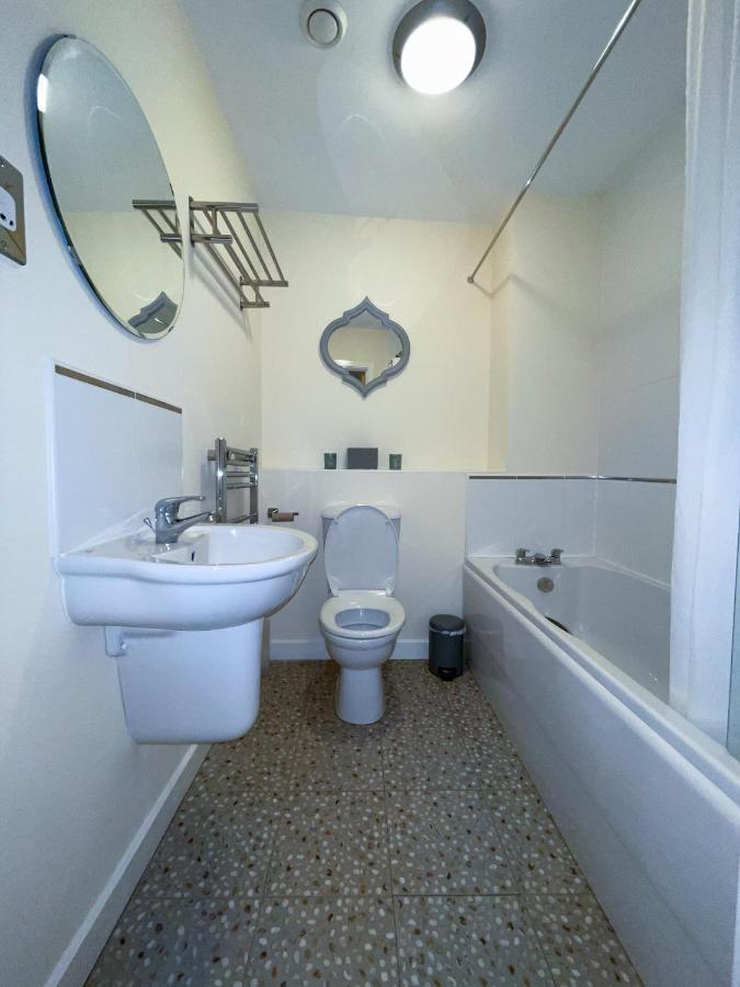 Station Side Penthouse Apartman Wolverhampton Kültér fotó