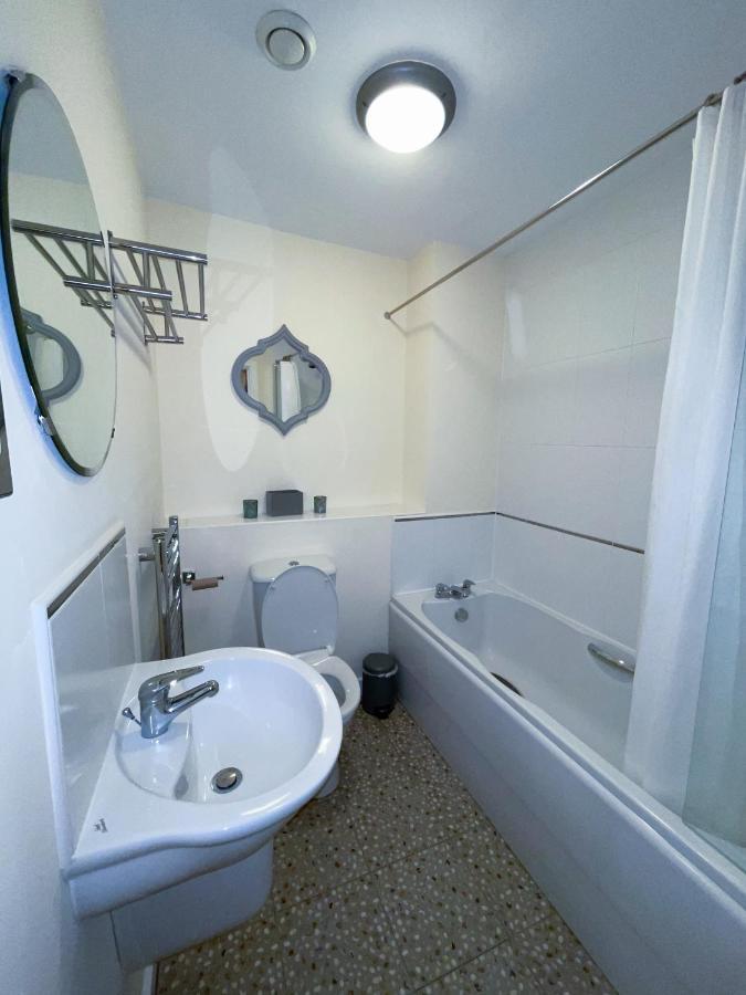 Station Side Penthouse Apartman Wolverhampton Kültér fotó